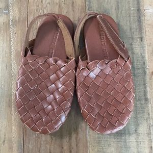 Scandic Gypsy closed toe woven slides